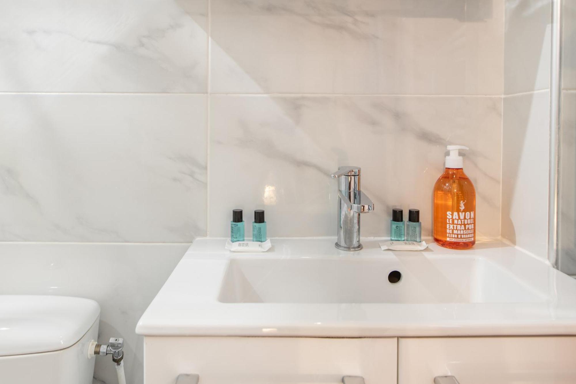 Spacious And Bright 2-Bedroom Large Apartment Very Close To Paris - Near Metro ボローニュ・ビランクー エクステリア 写真